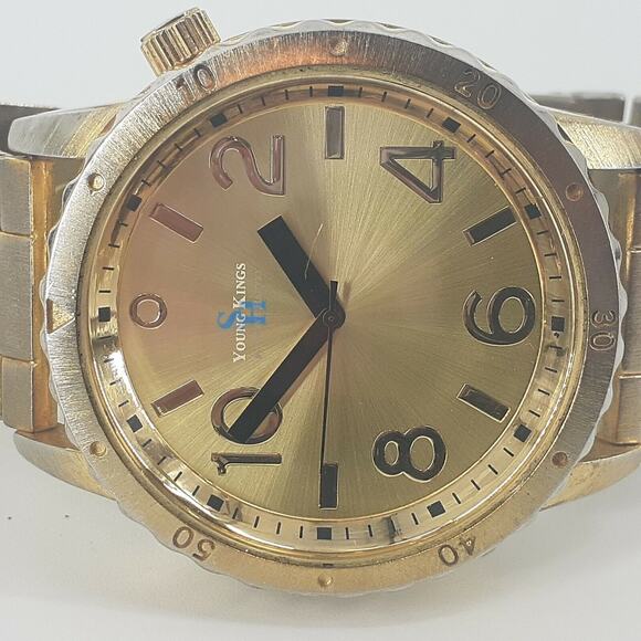 Young Kings by Steve Harvey Gold Tone Bracelet Watch Big Face Round Shaped - Picture 3 of 12